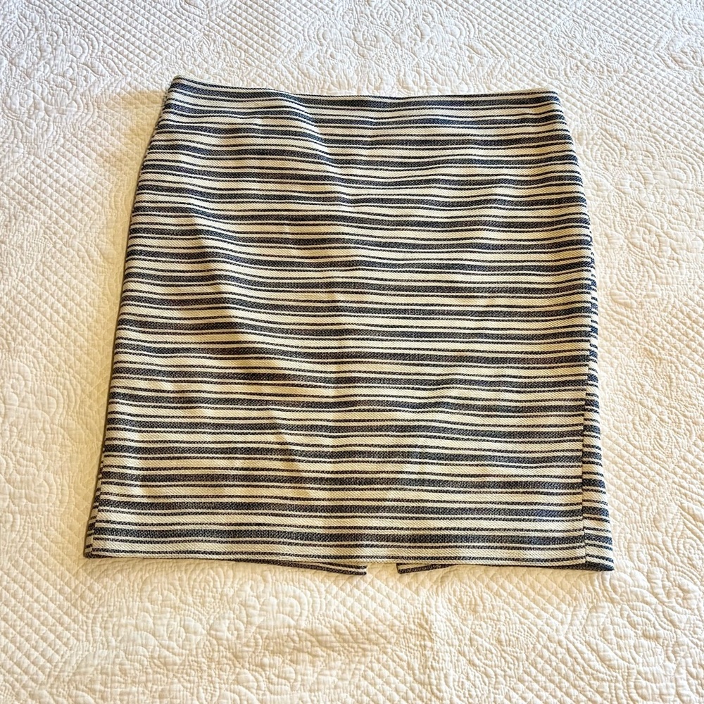 Ann Taylor Monochrome Striped Pencil Skirt
